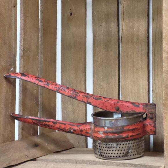 Vintage Ricer with Red Handle - Picture 3 of 9